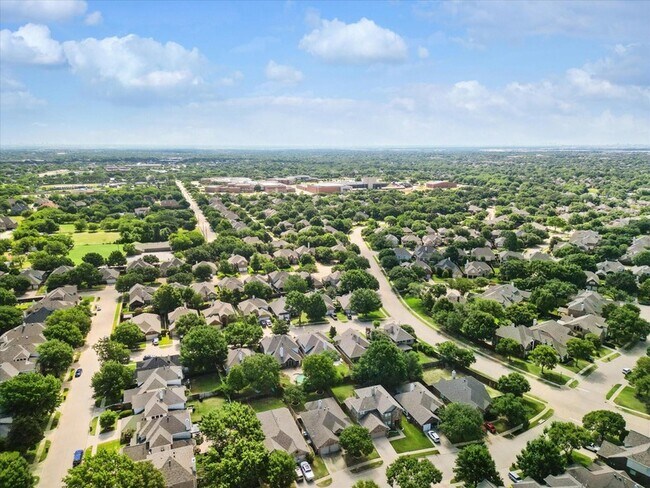 Building Photo - 3516 Sutters Way