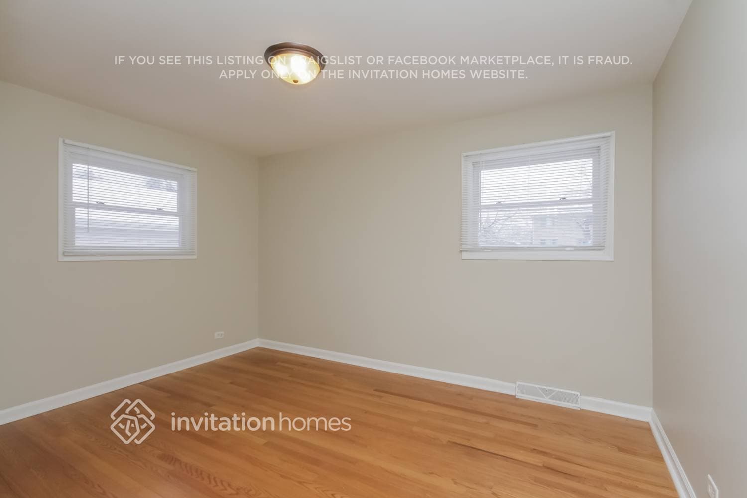 Building Photo - 4N157 7th Ave