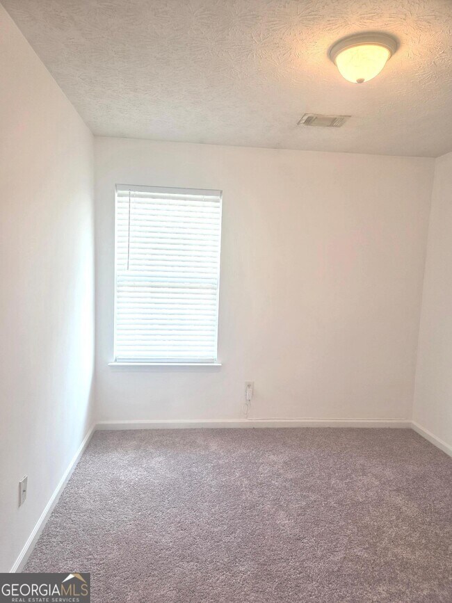 Building Photo - 4303 High Park Ln