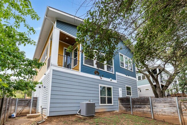 Building Photo - 404 W Alpine Rd