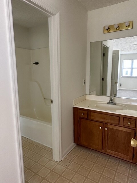 Building Photo - 2117 Bransford Ave