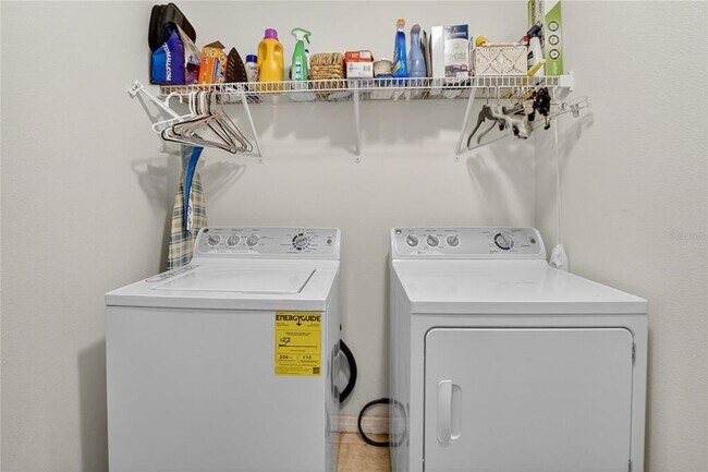 Building Photo - 2133 Geneva Dr