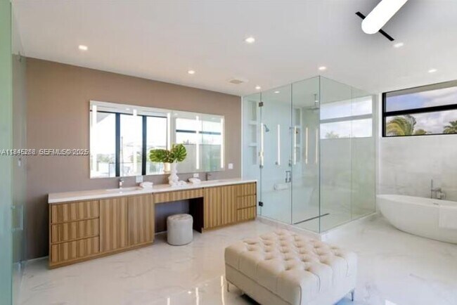 Building Photo - 1248 NE 89th St