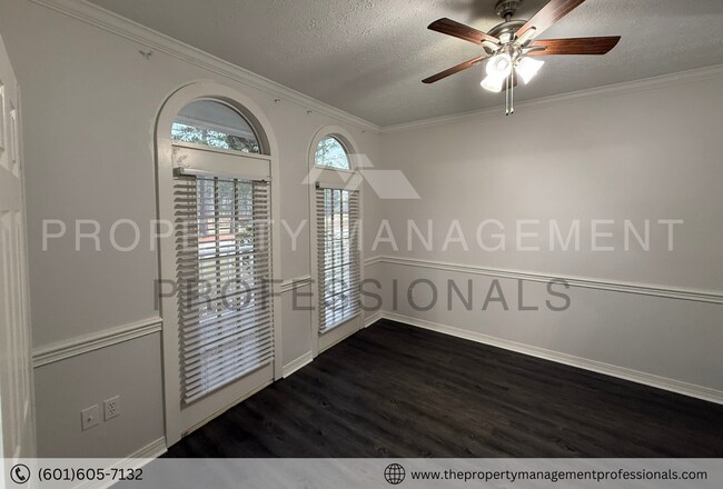 Building Photo - 600 Bay Pointe Ln