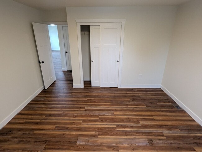 Building Photo - Fully Renovated 3 Bedroom Ranch