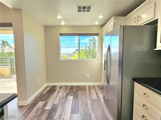 Building Photo - 10809 Garden Mist Dr