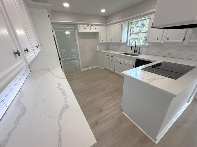Building Photo - 714 Oder Ln
