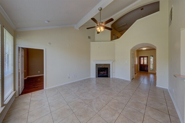 Building Photo - 2610 Ledgebrook Ln