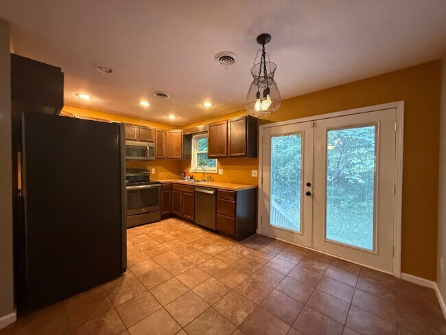 Building Photo - 32 Brown Ln