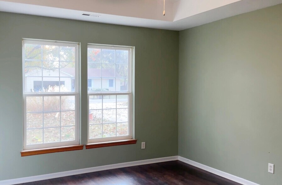 Building Photo - 847 Locust St