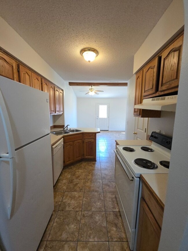 Building Photo - 817-825 West 12th St.