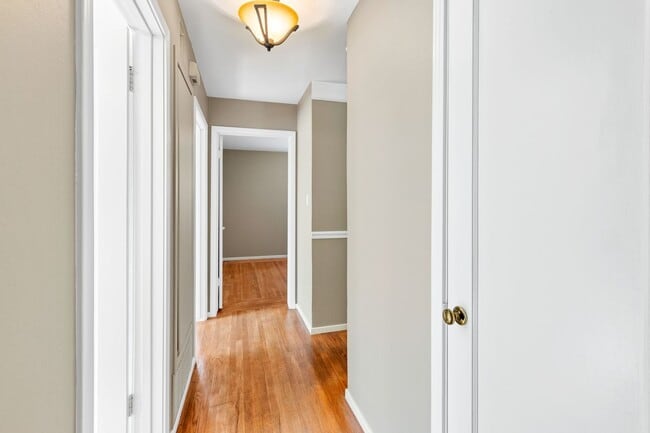Building Photo - Charming Single-Level 3 Bedroom, 2 Bath Home