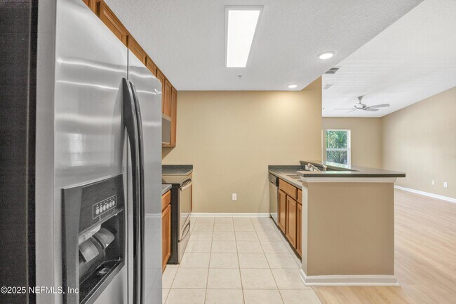 Building Photo - 4240 Migration Dr