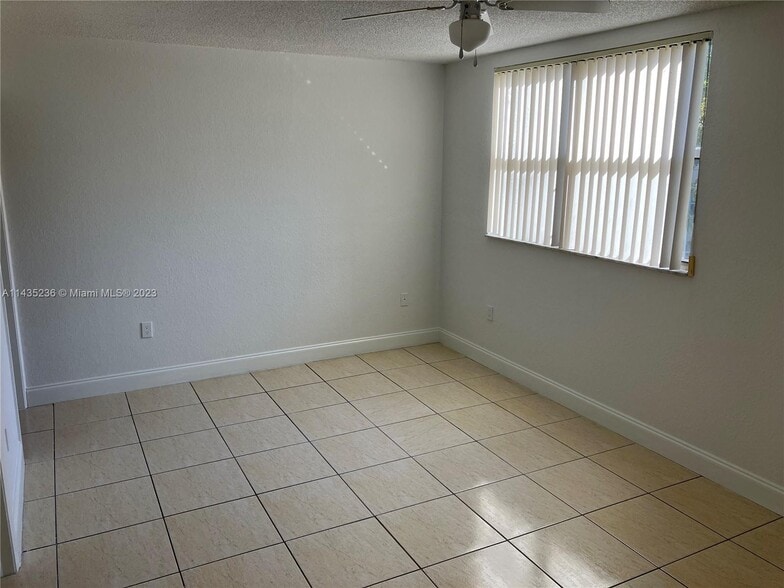 Building Photo - 8235 Lake Dr