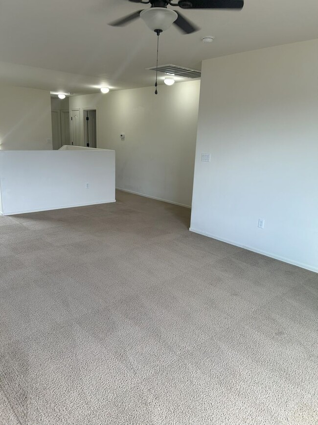 Building Photo - Save with SOLAR Unfurnished  1 loft -  2 c...