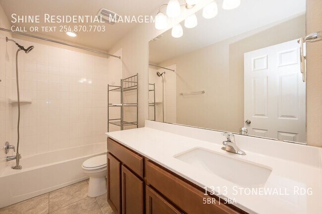 Building Photo - 1313 Stonewall Ridge