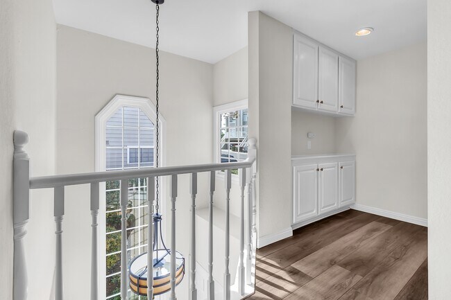 Building Photo - 33212 Ocean Bright