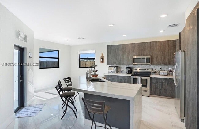 Building Photo - 10321 SW 232nd St