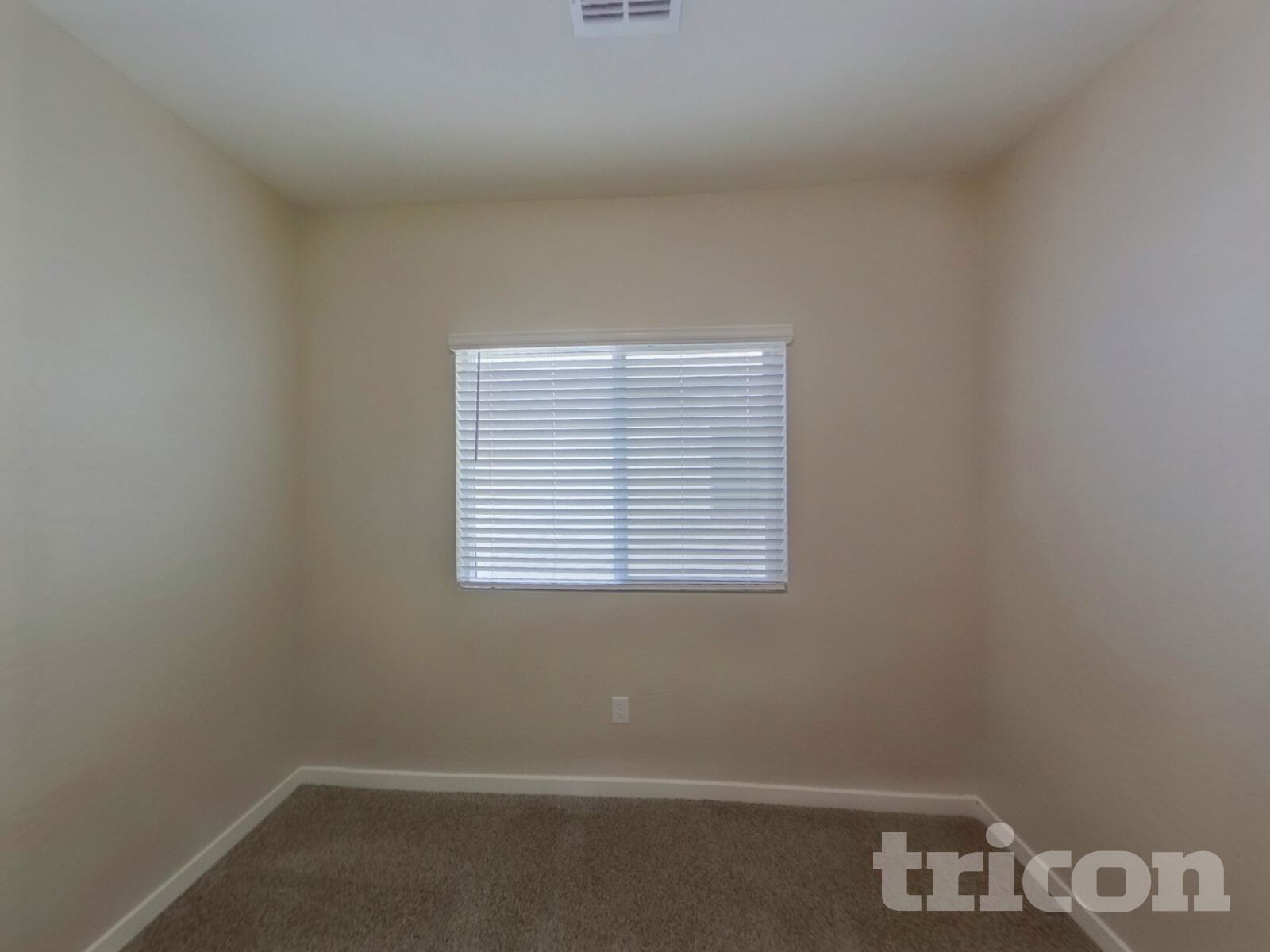 Building Photo - 1349 N Parkcrest