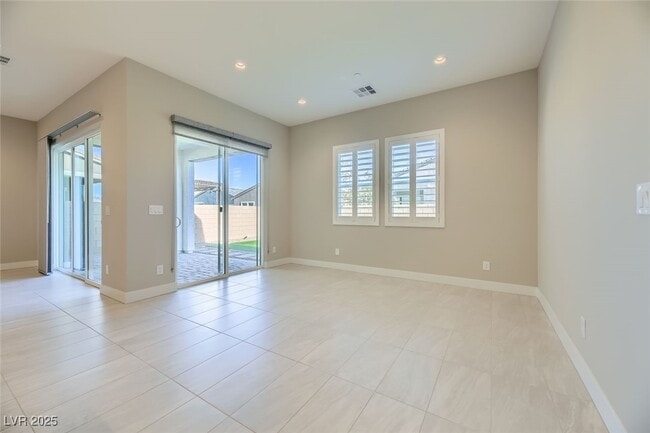 Building Photo - 840 Watford Pl