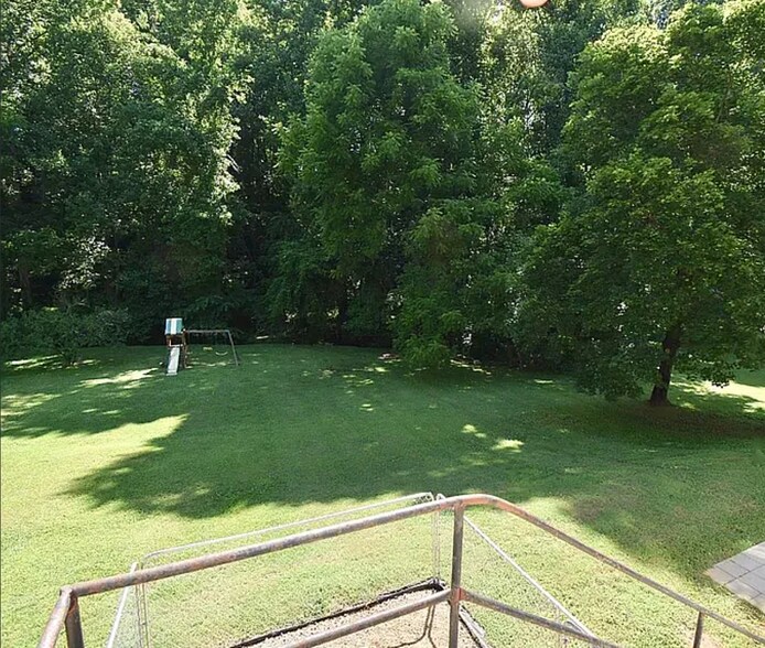 Building Photo - 1113 Ardmore Dr