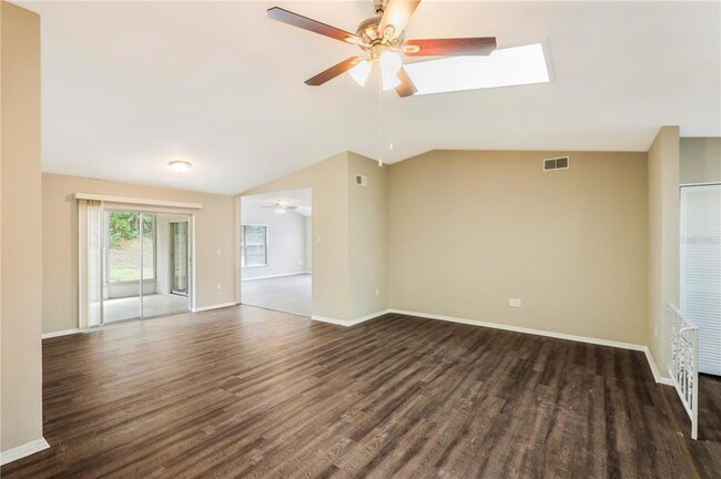 Building Photo - 8303 Broken Willow Ln