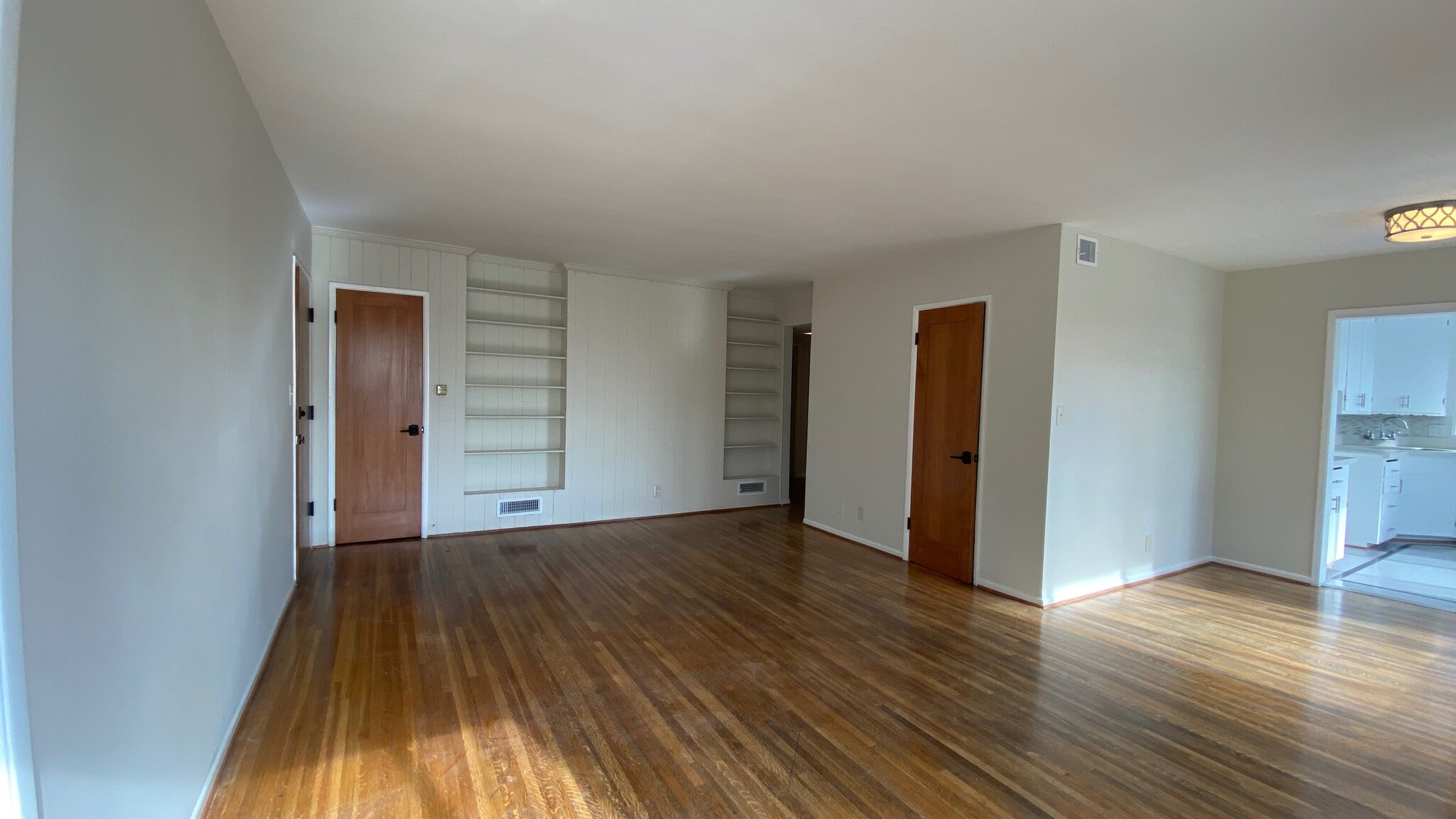 Building Photo - 4425 Maplewood Ave