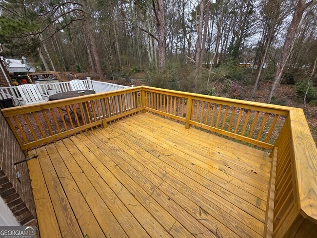 Building Photo - 370 Williamsburg Way