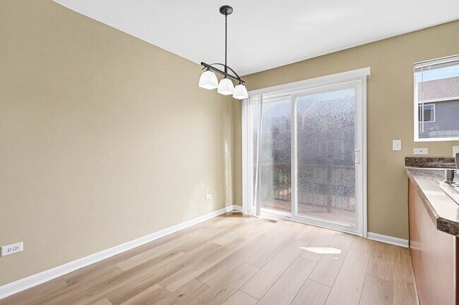 Building Photo - 24617 Patriot Square Dr S