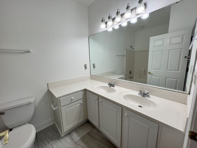 Building Photo - 3 BEDROOM, 1ST FLOOR CONDO IN CAROLINA FOREST!