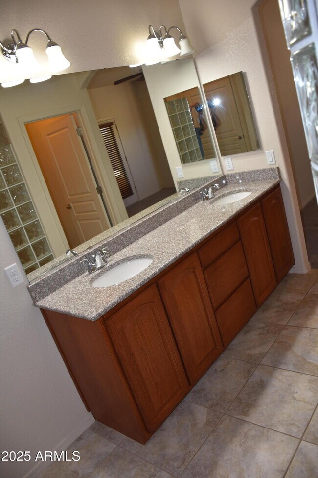 Building Photo - 4520 Leisure Ln