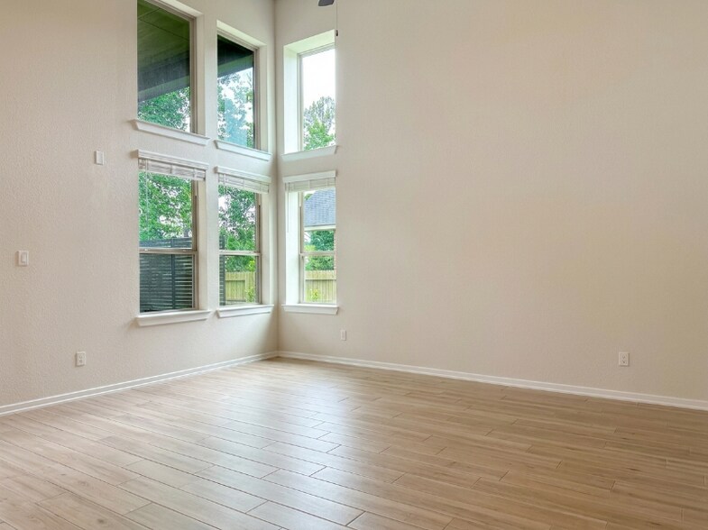 Building Photo - 224 Golden Shiner Dr