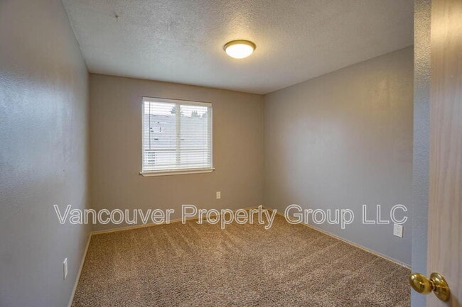 Building Photo - 5606 NE 48th Ave