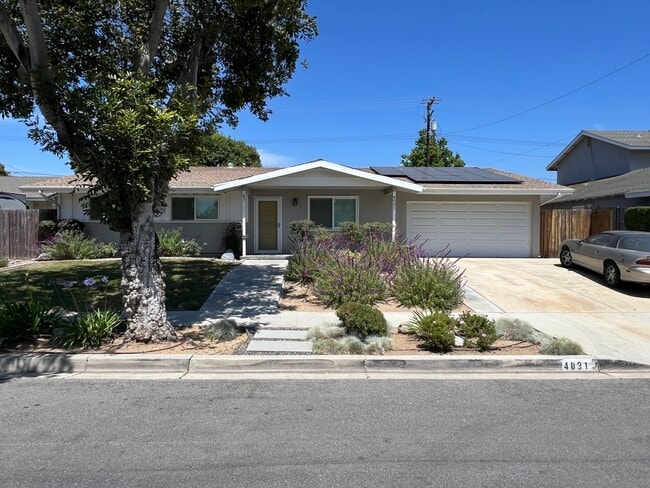 Primary Photo - Great home with a Great Family Room