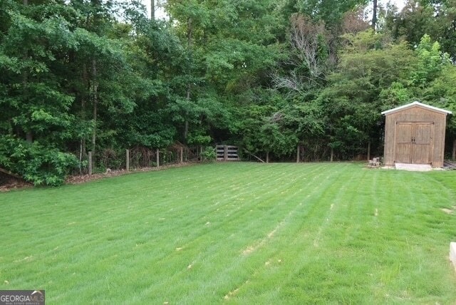Building Photo - 39 Willow Dr