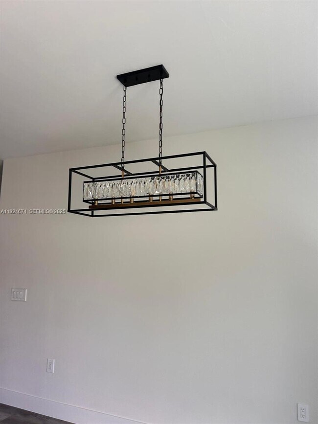 Building Photo - 710 Bedford Point Ave