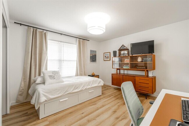 Building Photo - 4824 NW 73rd St