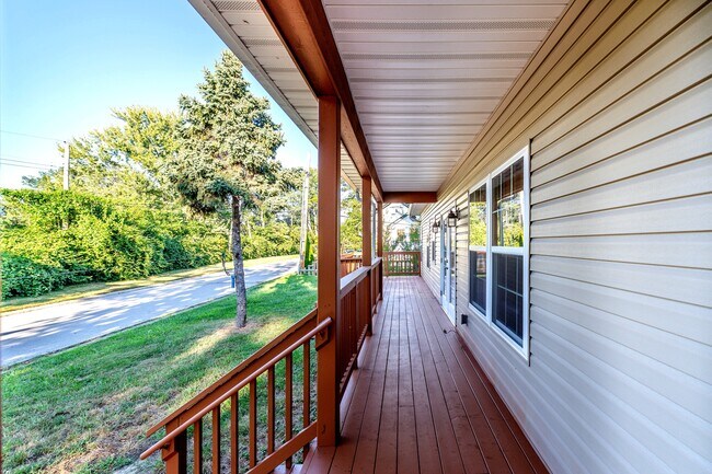 Building Photo - 1140 Collingwood Dr
