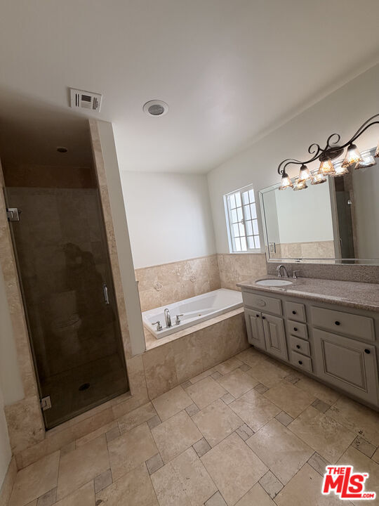 Building Photo - 153 N Hamilton Dr