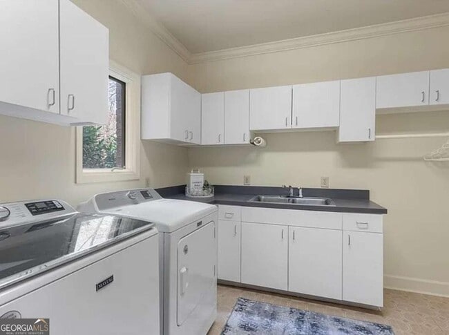 Building Photo - 15905 Westbrook Rd