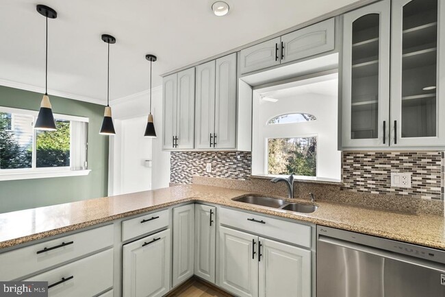 Building Photo - 6313 Tone Dr