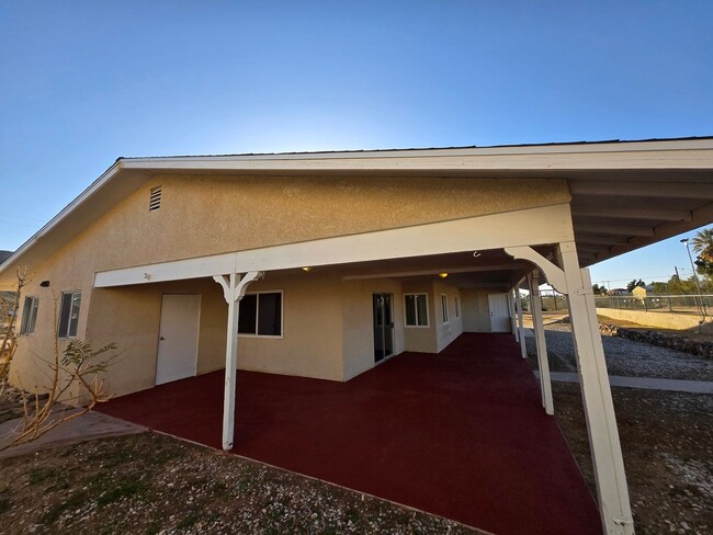 Building Photo - 3 BEDROOM HOME WITH WORKSHOP ON 2 1/2 ACRES