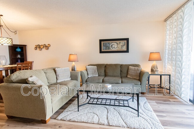 Building Photo - 1000 Cove Cay Dr