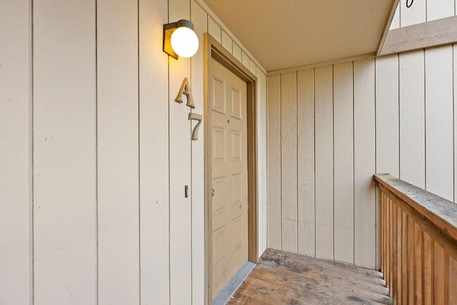 Building Photo - Light & Airy 2-Bedroom Tumwater Apartment with Pool, Covered Parking & Full-Size W/D