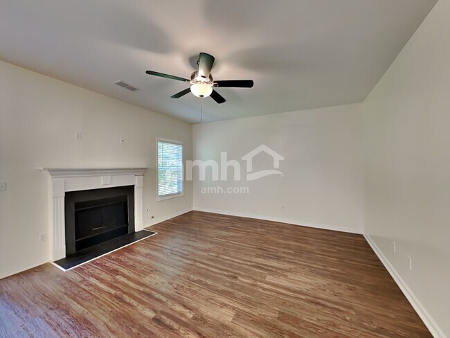 Building Photo - 303 Millpond Pkwy