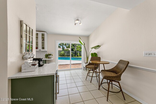Building Photo - 251 Avenida De La Vista
