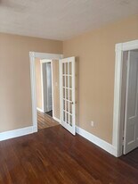 Building Photo - 121 Bonney St