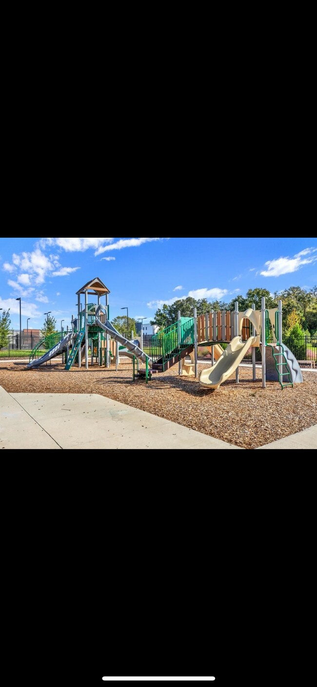 Building Photo - 6603 Back Forty Loop