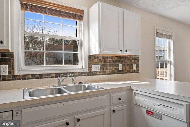 Building Photo - 21443 Hillary Ct