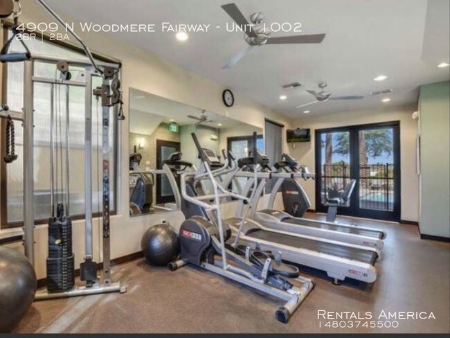 Building Photo - MOVE IN SPECIAL